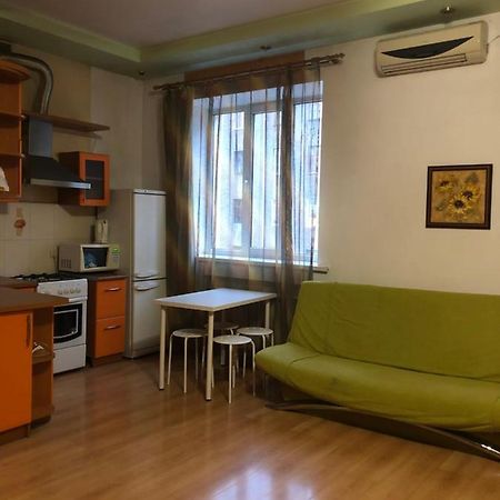 Квартира-Студия На Котляра Harkiv Dış mekan fotoğraf